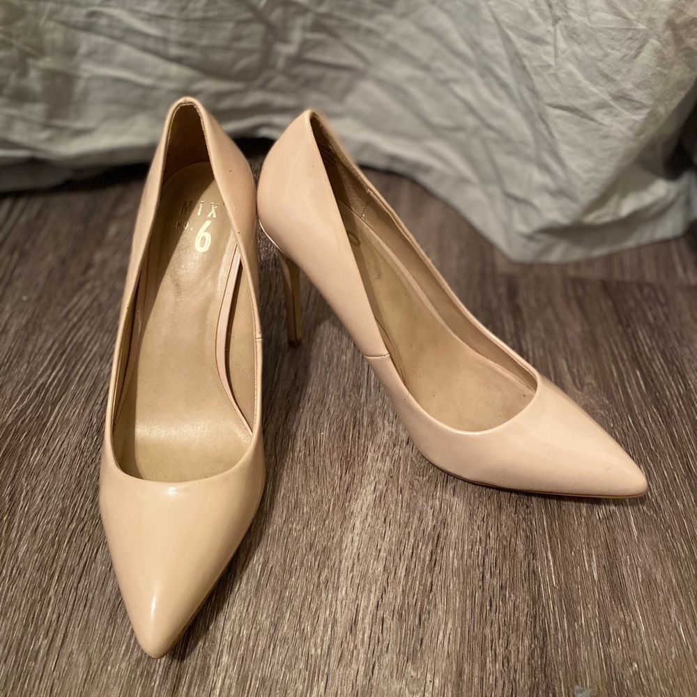 Heels - Picture 3 of 3
